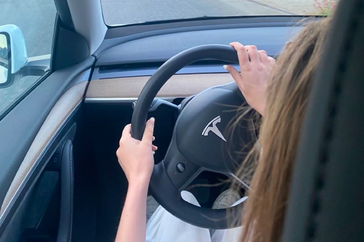 Au volant d'une Tesla Model Y