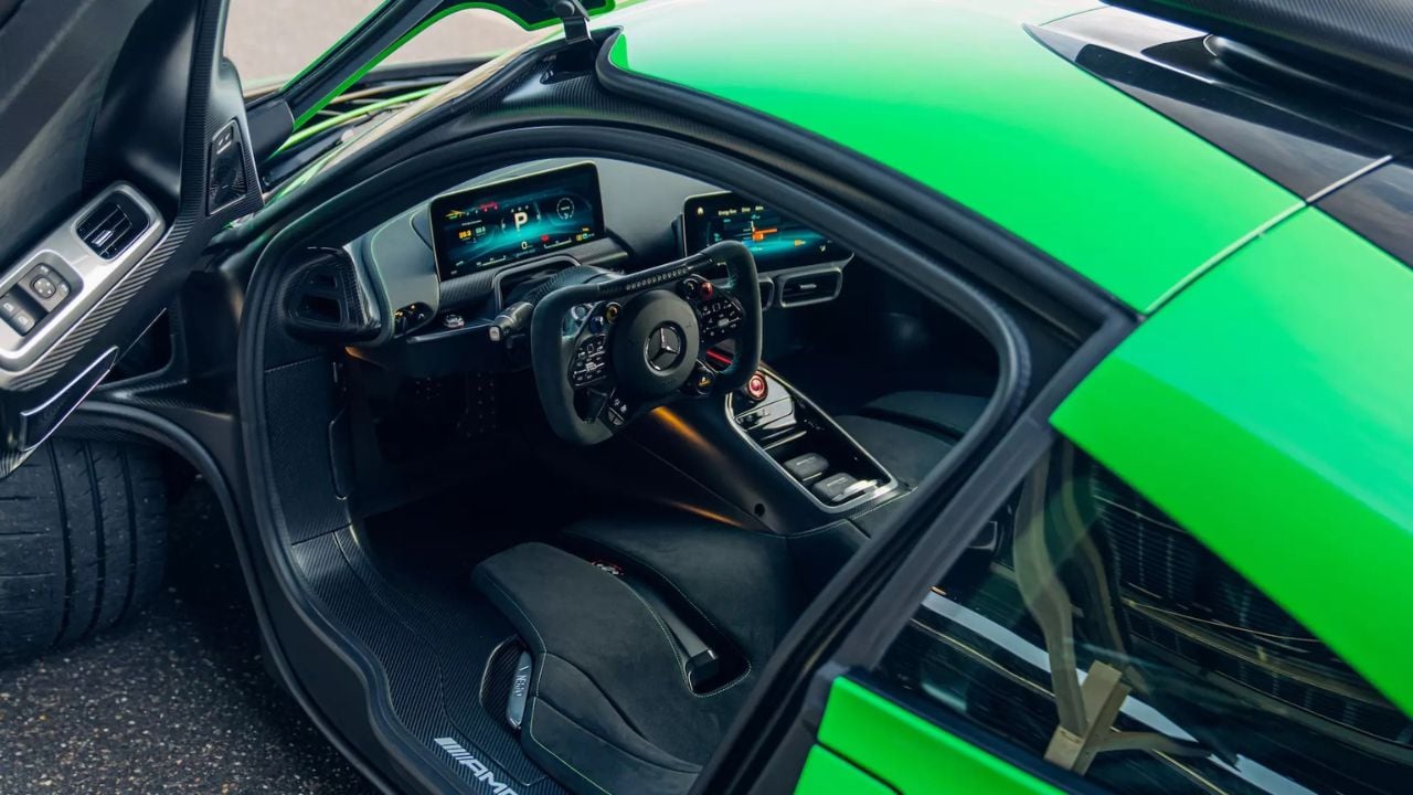 Mercedes-AMG-One-hybride-entretien-4