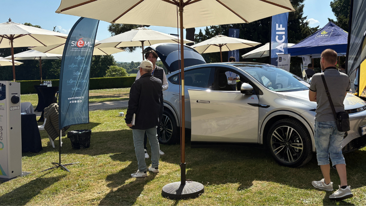 visiteurs du salon national de automobile electrique
