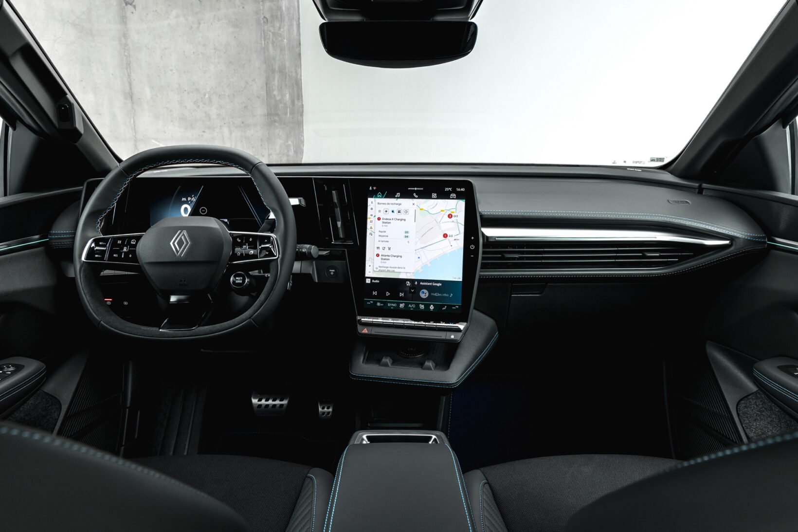 À bord de la Renault Megane E-Tech
