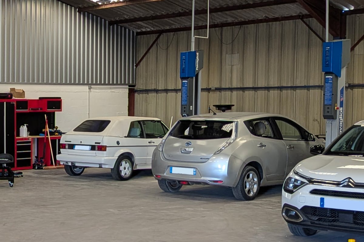Les Volkswagen Golf cabriolet, Nissan Leaf et Citroën ë-C4 de Mathieu