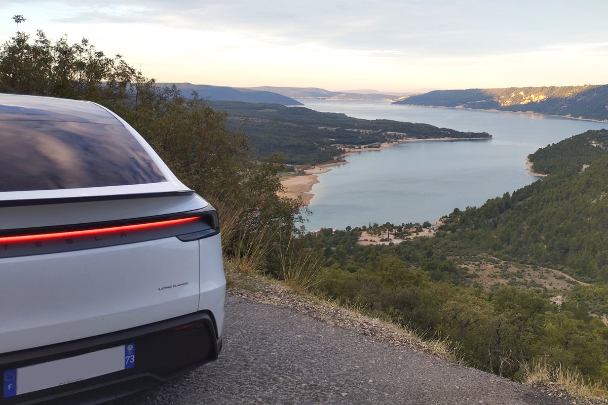 Tourisme en Tesla Model Y Juniper Propulsion Premium