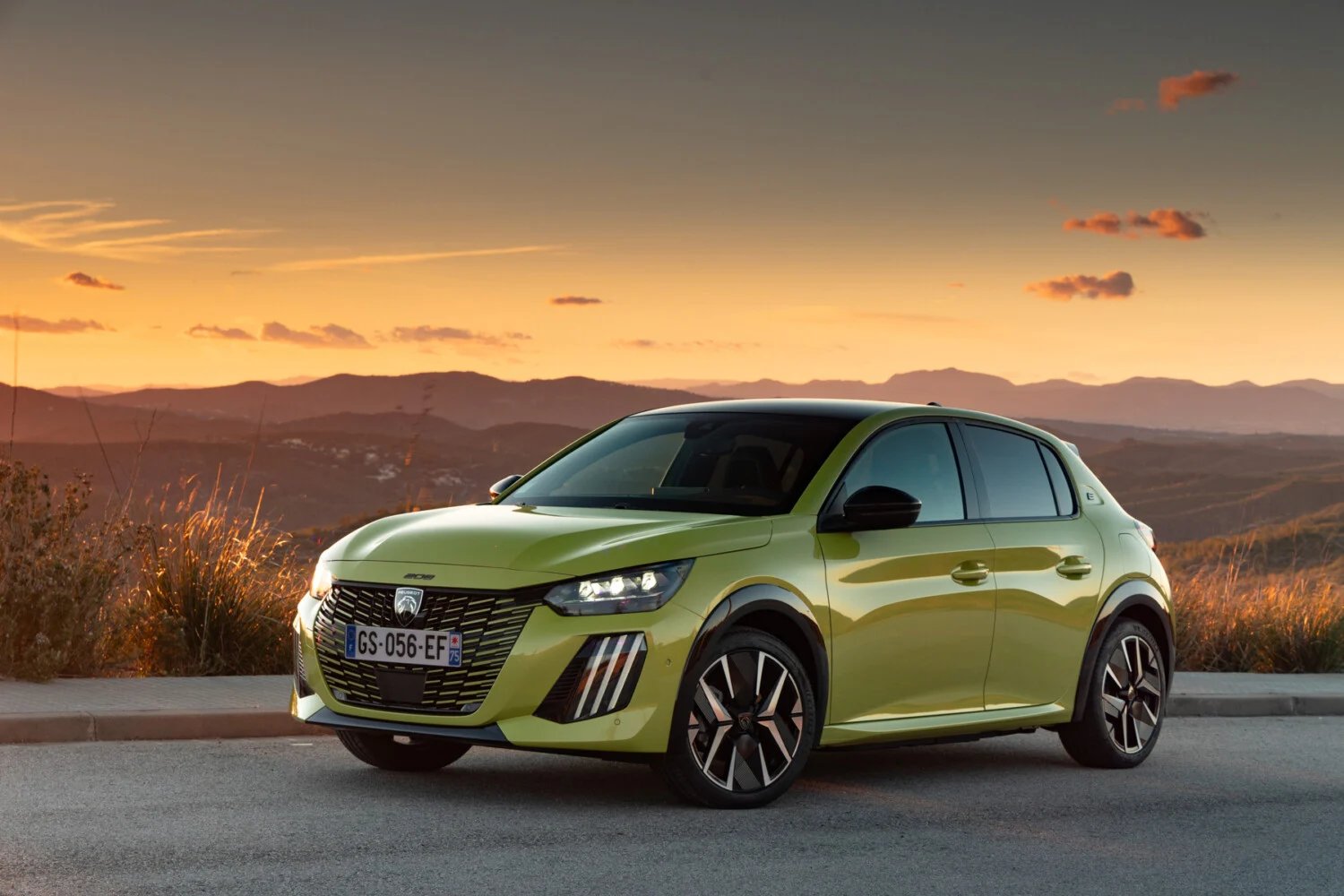 Peugeot e-208 électrique, citadine au design sportif et au cockpit 3D
