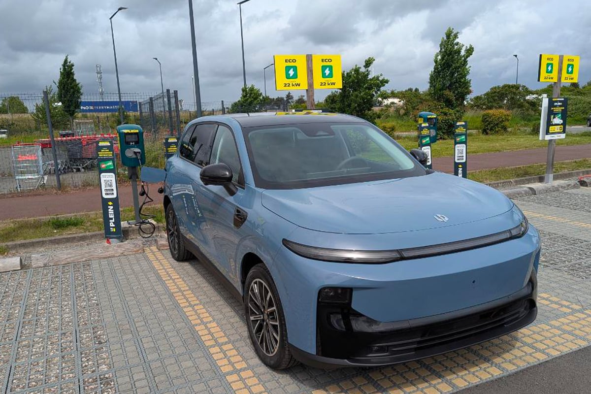 La Leapmotor B10 de Gauthier en recharge chez LePlein Auchan