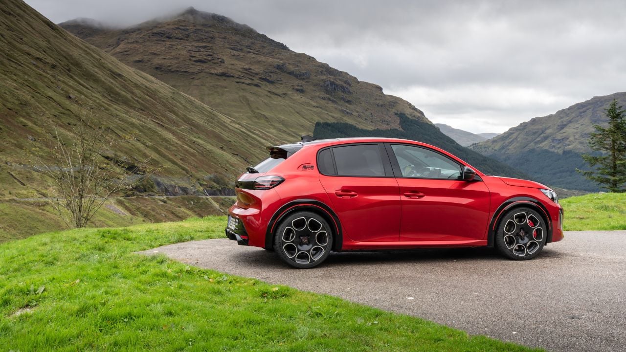 Peugeot-e-208-GTI-2026-essai-performances-prix-recharge-24