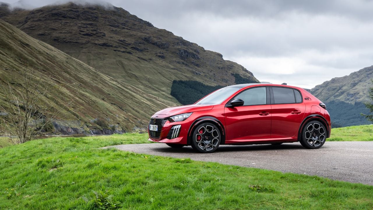 Peugeot-e-208-GTI-2026-essai-performances-prix-recharge-25