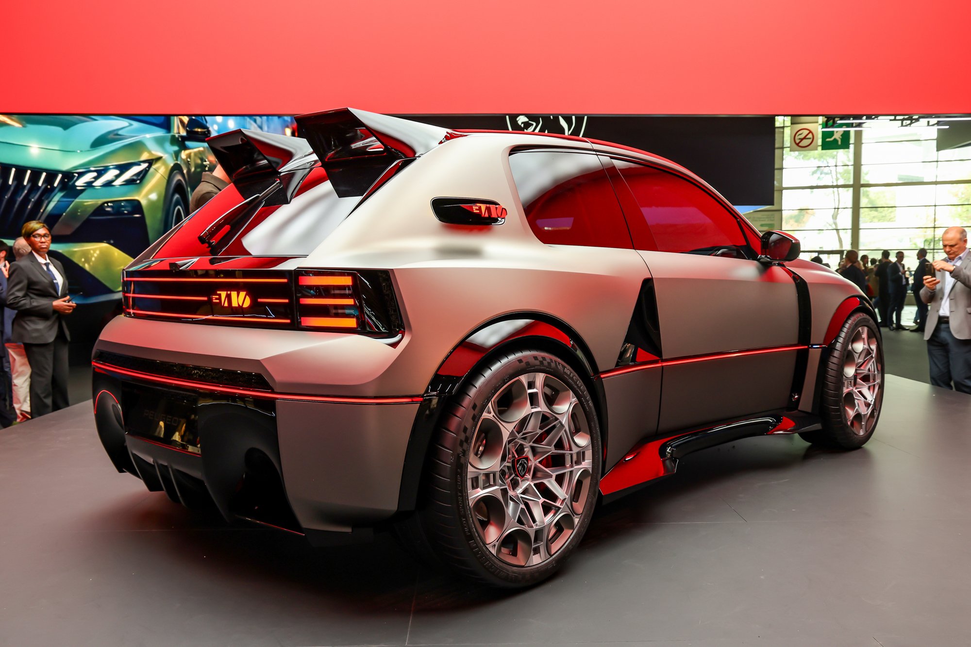 @Nass M. - Peugeot E-T16 Concept 4