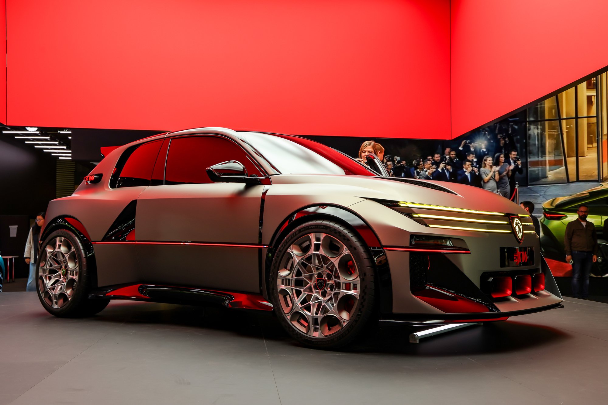 @Nass M. - Peugeot E-T16 Concept 8