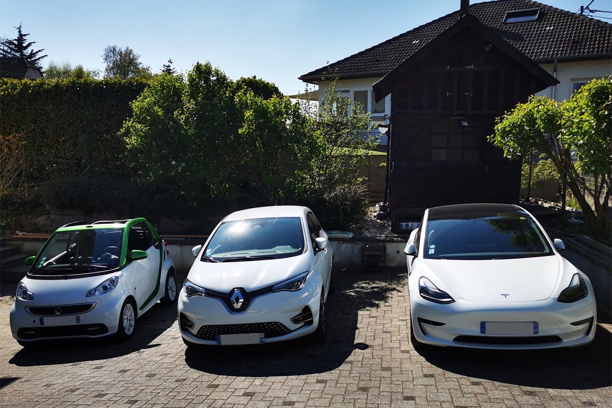 Les Smart ForTwo ED cabriolet, Renault Zoé et Tesla Model 3 du foyer de Frédéric
