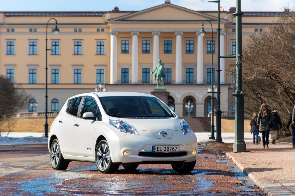 nissan-leaf-2013_02