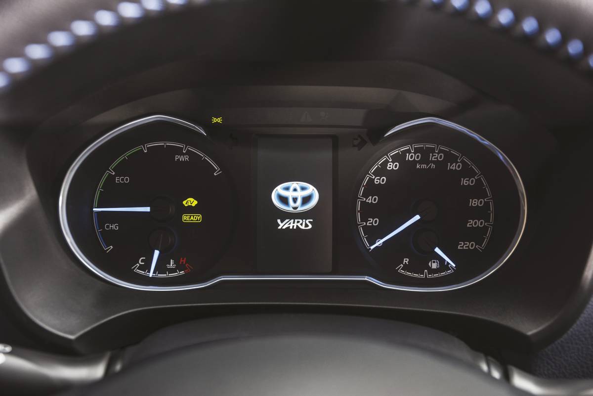 nouvelle-yaris-hybride-0003