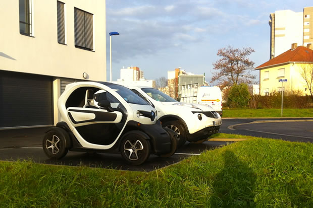 Le twizy à l'extérieur