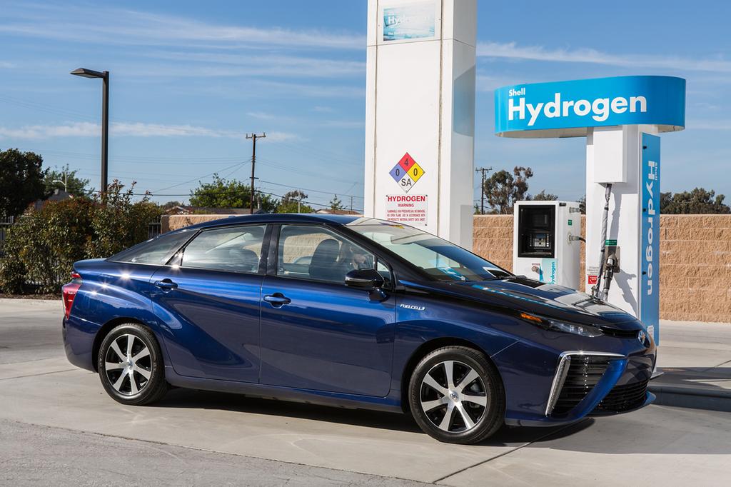 La Toyota Mirai fait le plein d'hydrogène