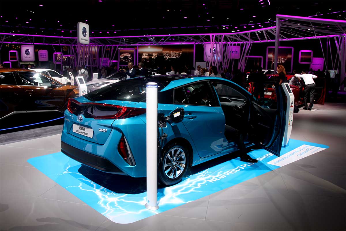 toyota-prius-hybride-rechargeable-mondial-paris-04