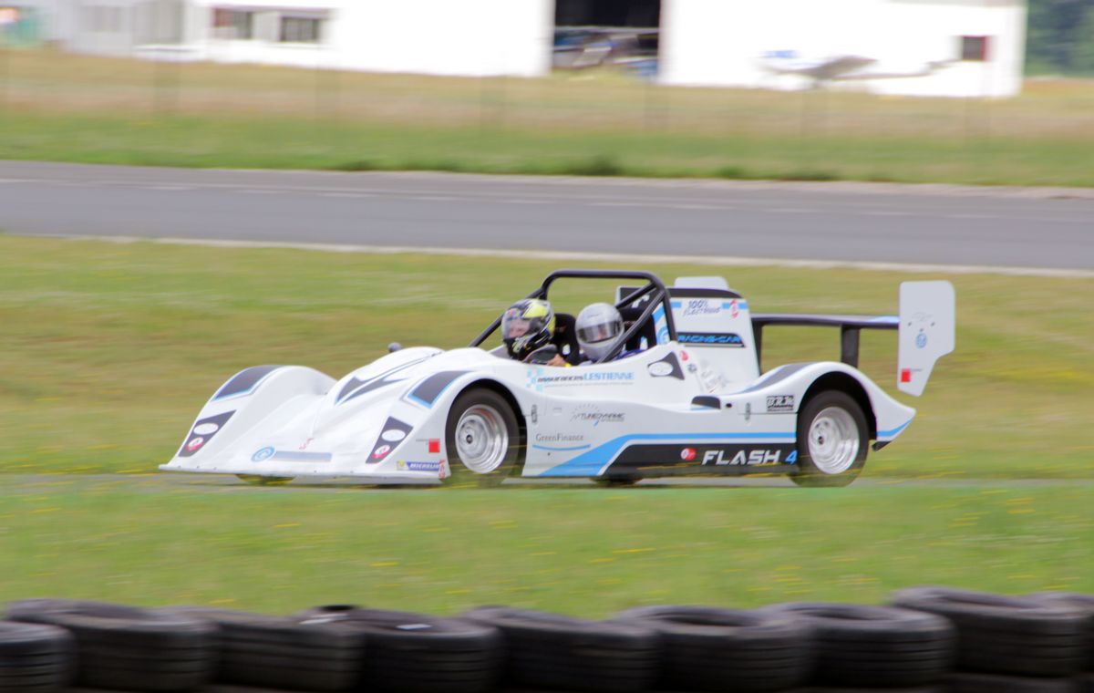 e-racing-car-vet-0003