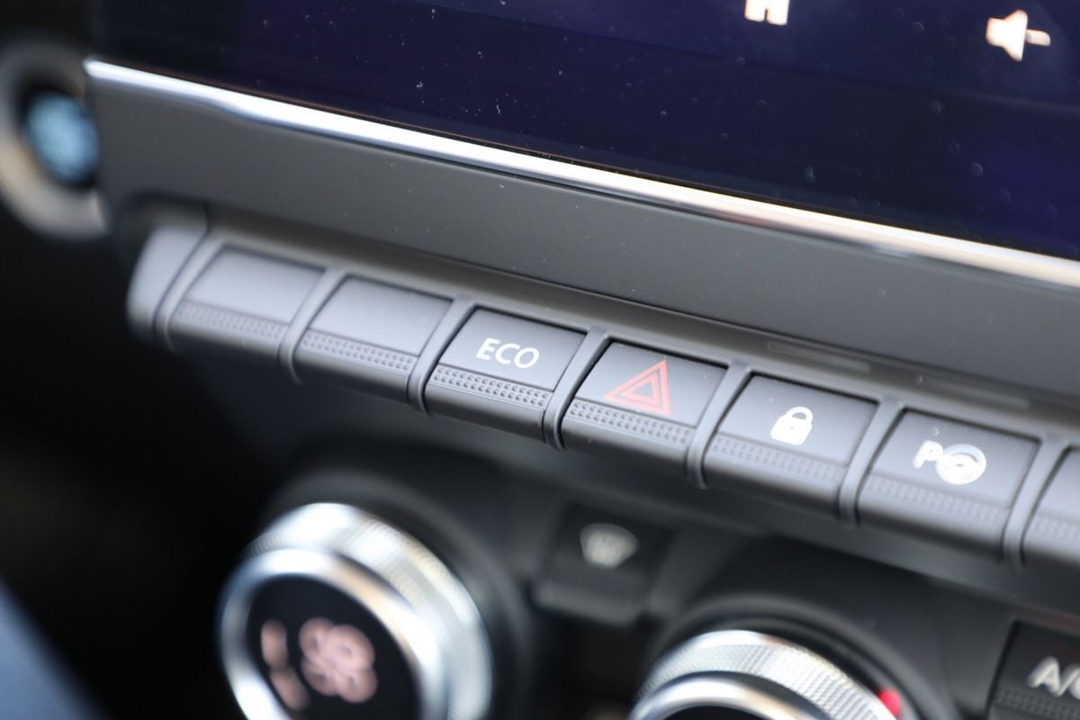 essai-nouvelle-zoe-0002 Déjà présent sur la version précédente, le mode Eco a été déplacé sur la console centrale.