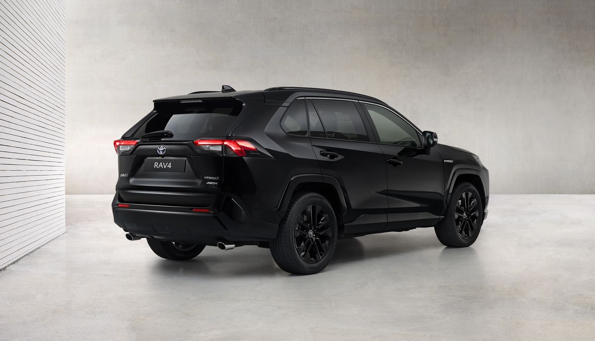 toyota-rav4-black-edition-0002