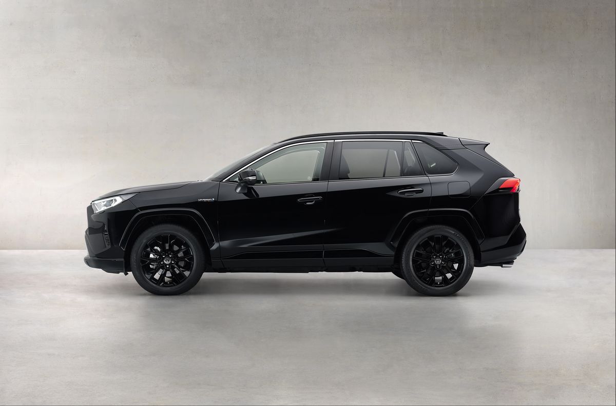 toyota-rav4-black-edition-0003