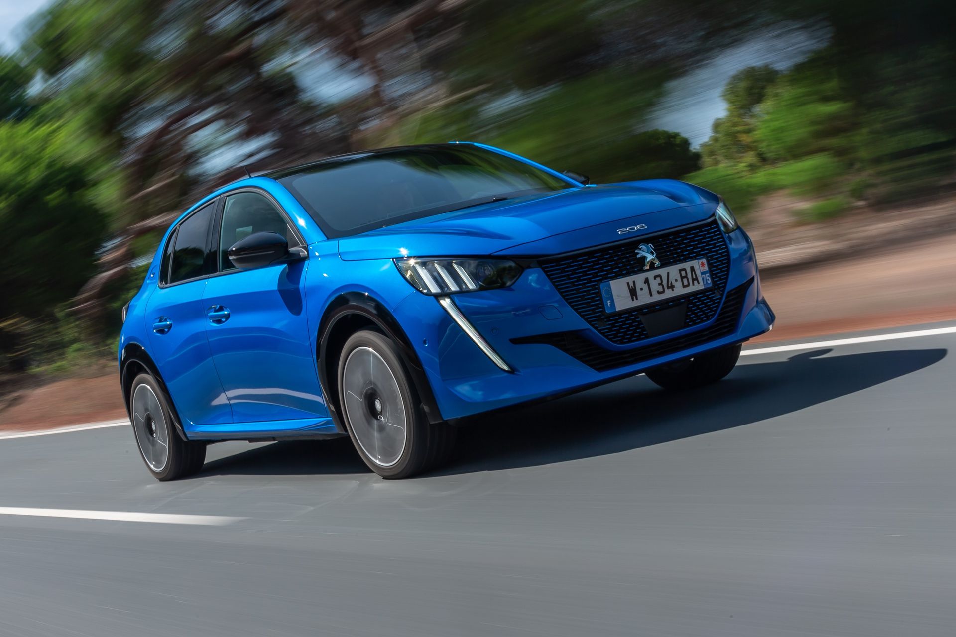 Peugeot e-208 électrique 2020 dynamique couleur bleu