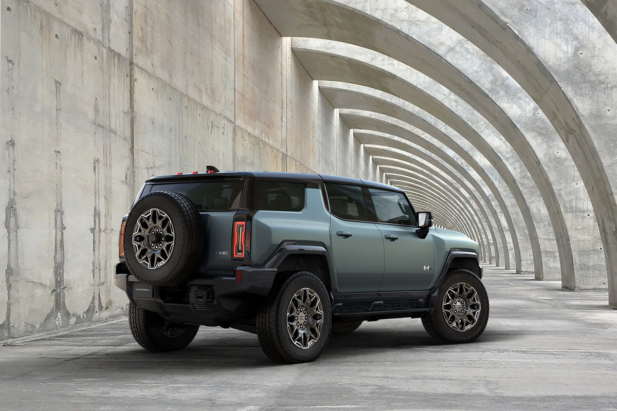 HUMMER EV SUV