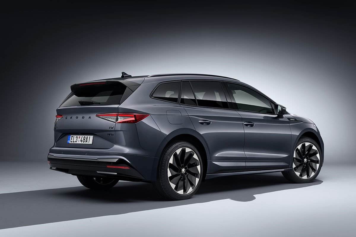 Hyundai-Ioniq-5-Skoda-Enyaq-iV-04