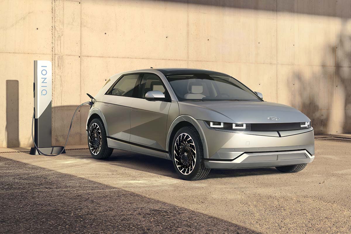 Hyundai-Ioniq-5-Skoda-Enyaq-iV-05