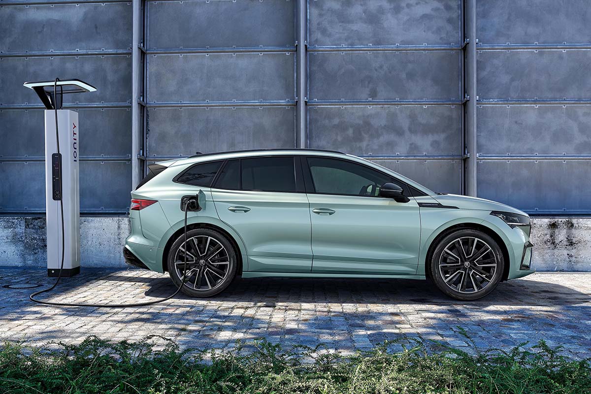 Hyundai-Ioniq-5-Skoda-Enyaq-iV-06