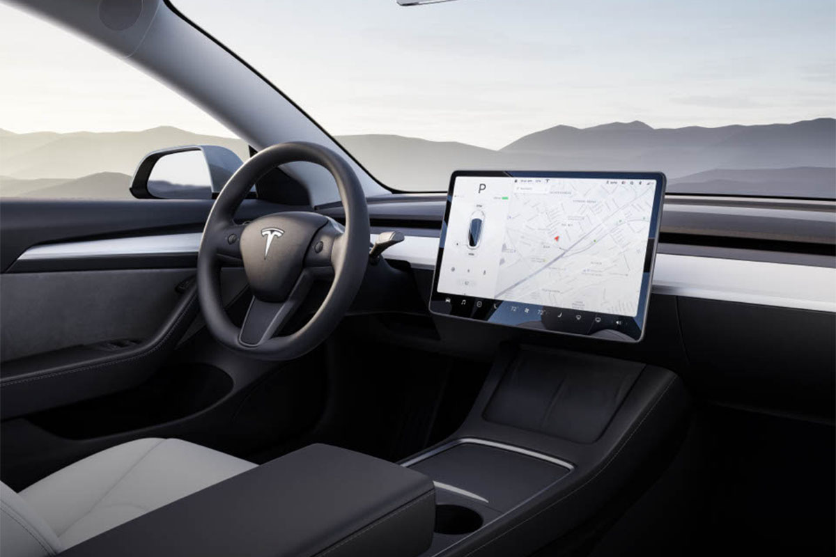 BMW-i4-Tesla-Model-3-04