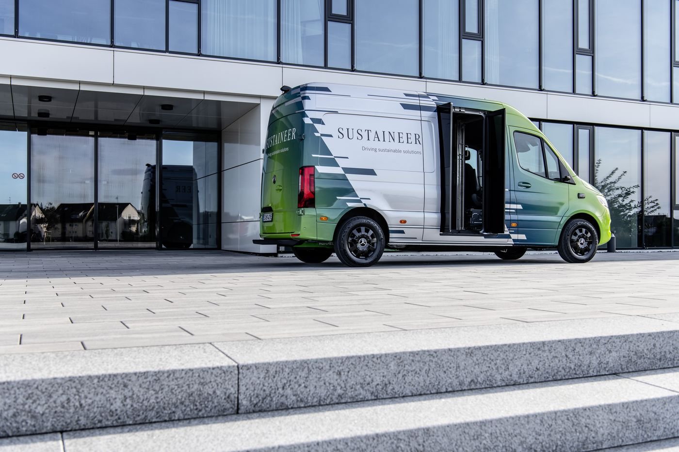 mercedes-sustaineer-0002