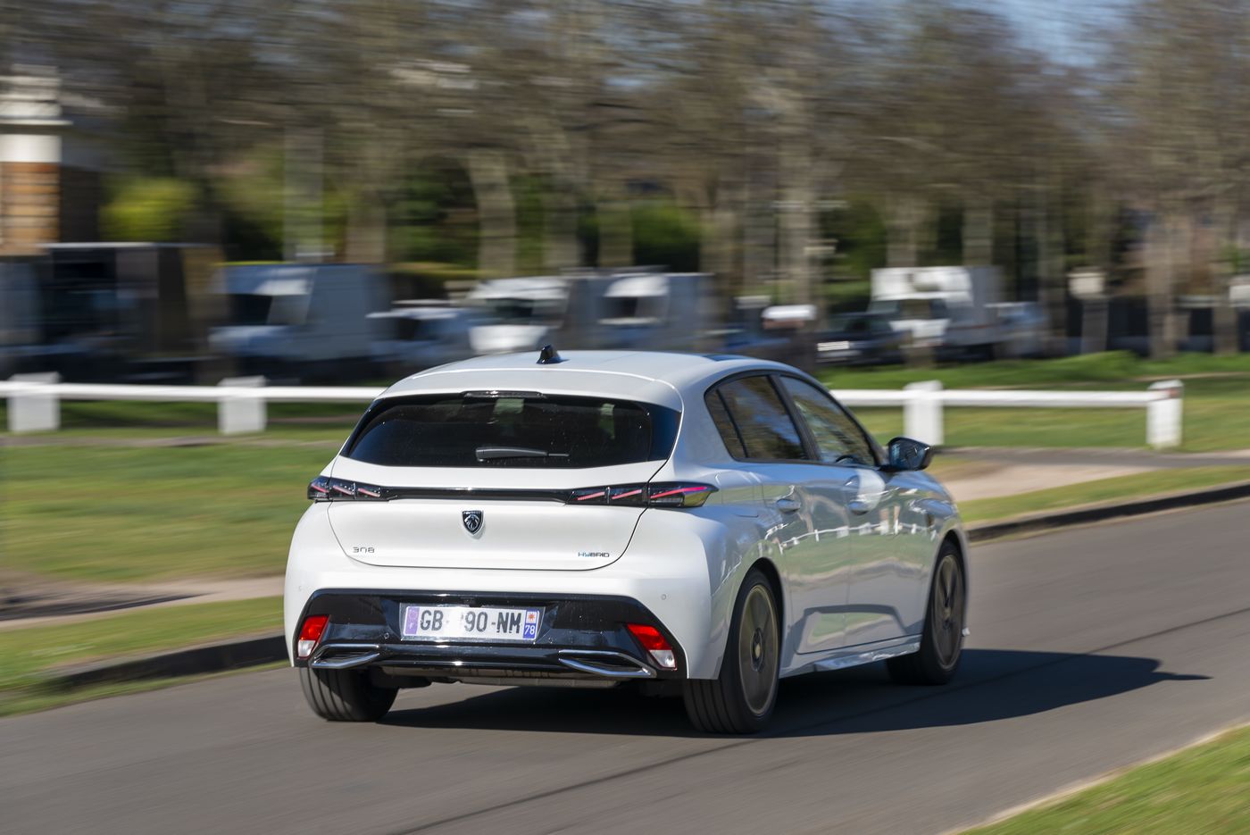 peugeot-308-phev-estelle-art-3-0002