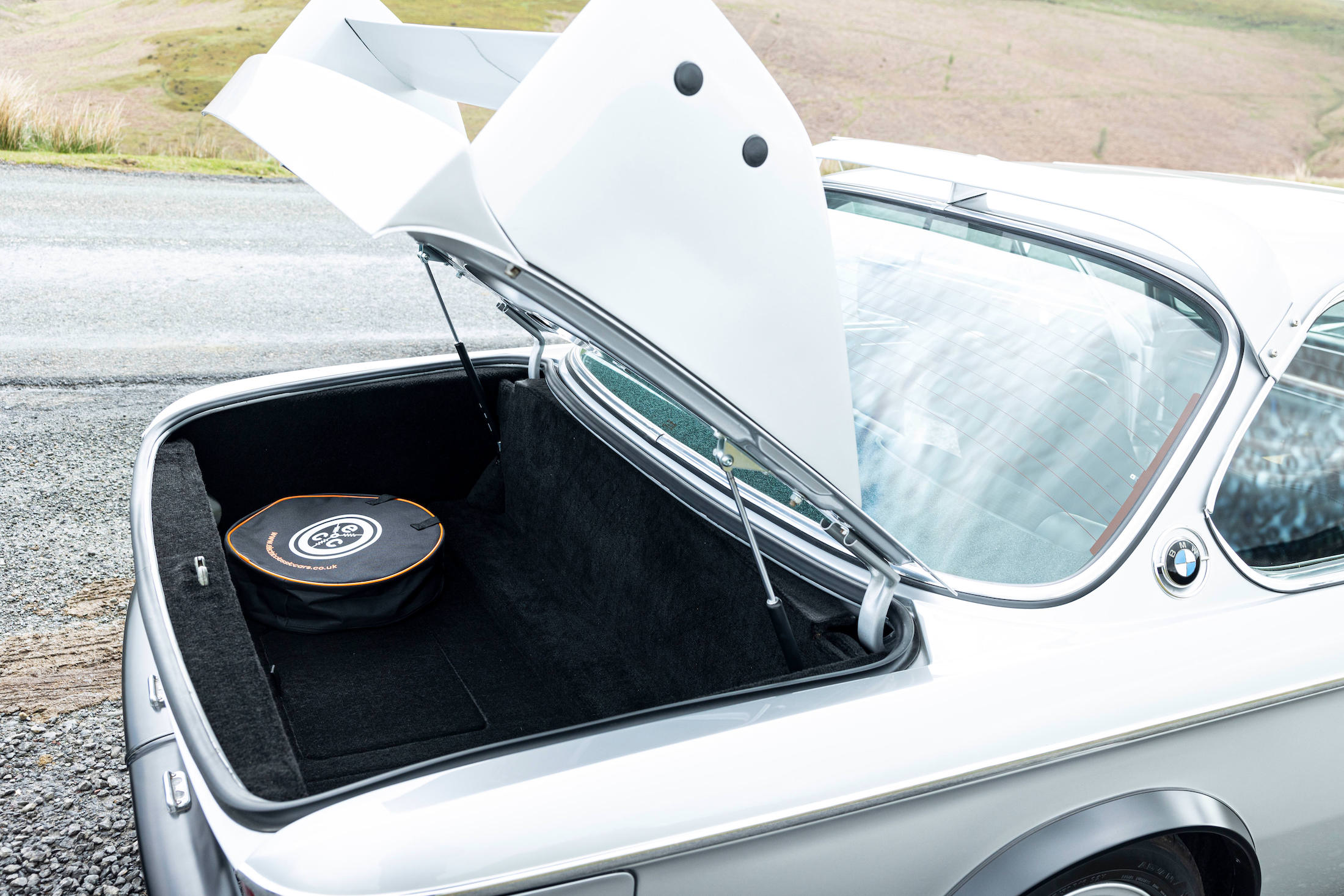 Tesla-Powered-Electric-BMW-3.0-CSi-Batmobile-20