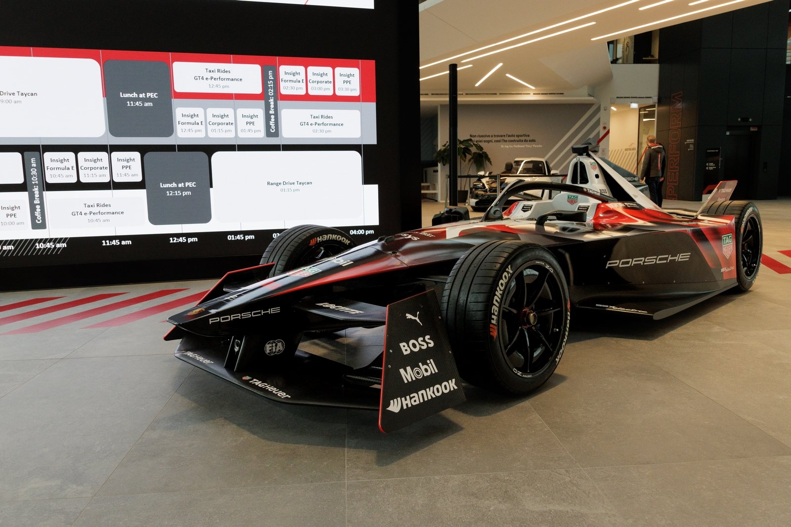 Actu_Porsche_ePerformance (46) Gen 3 et son look bien plus affûté