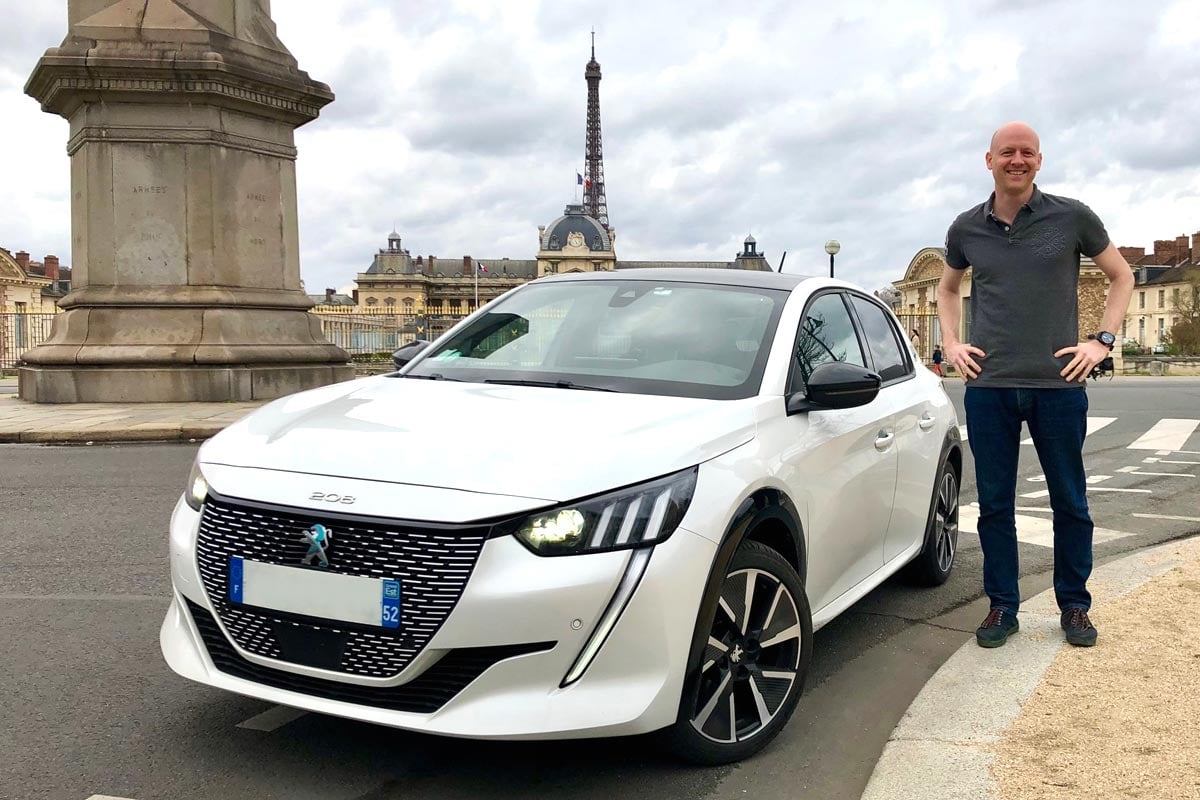 Alexis et sa Peugeot e-208