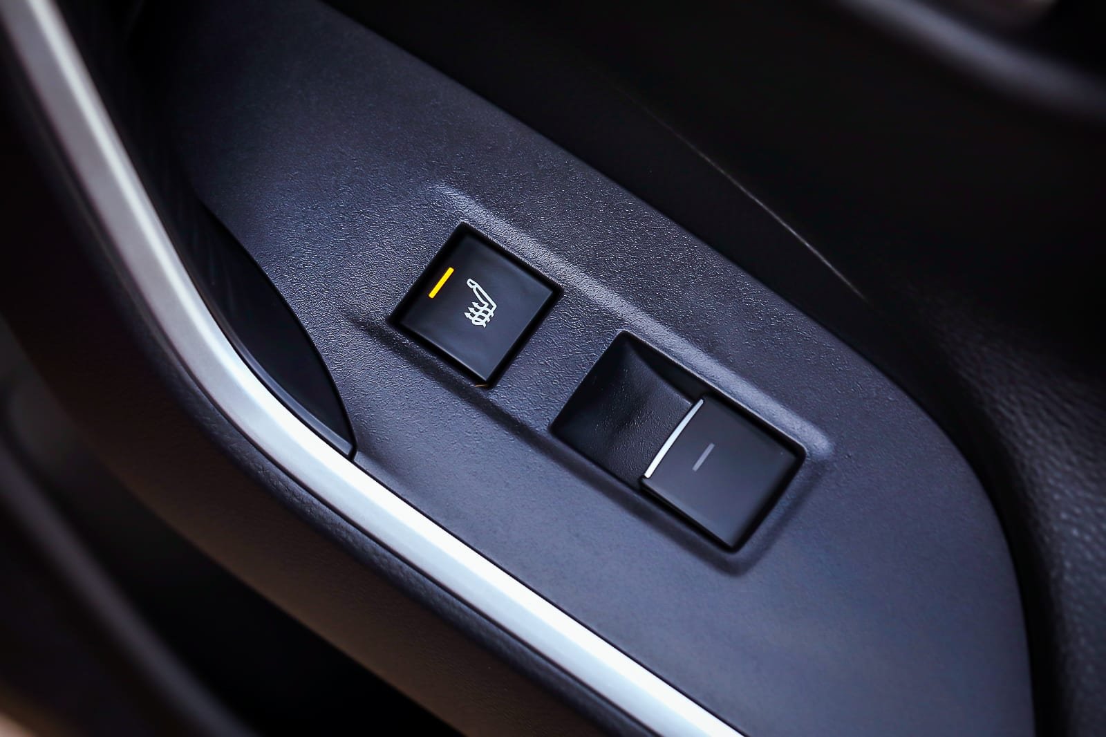 Suzuki Across hybride rechargeable