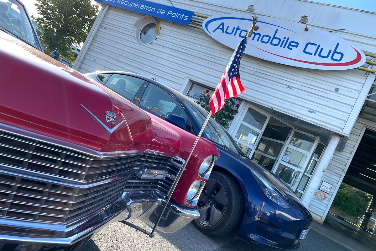 Tesla Model 3 et Cadillac Eldorado