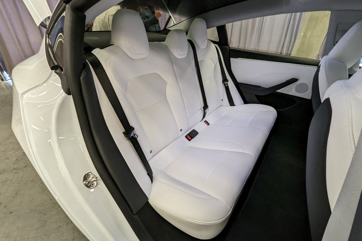 Tesla-Model-3-Highland-2023-25