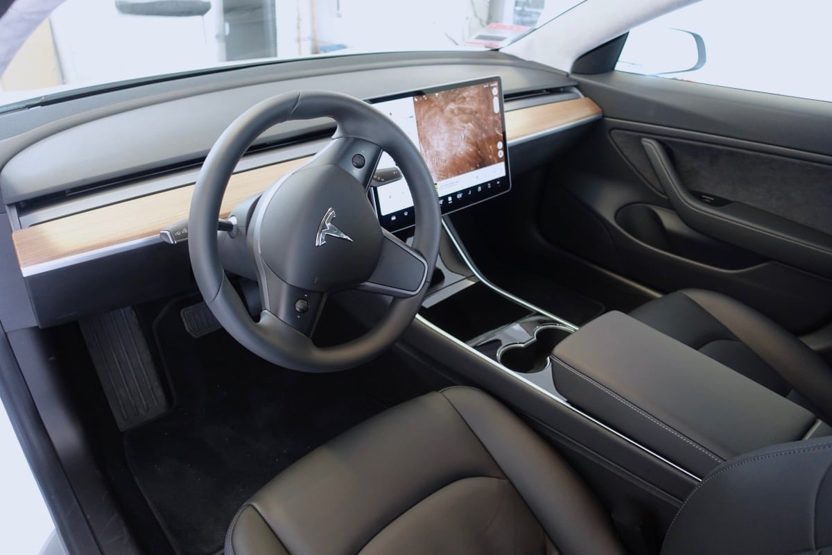 Tesla-Model-3-Highland-2023-36