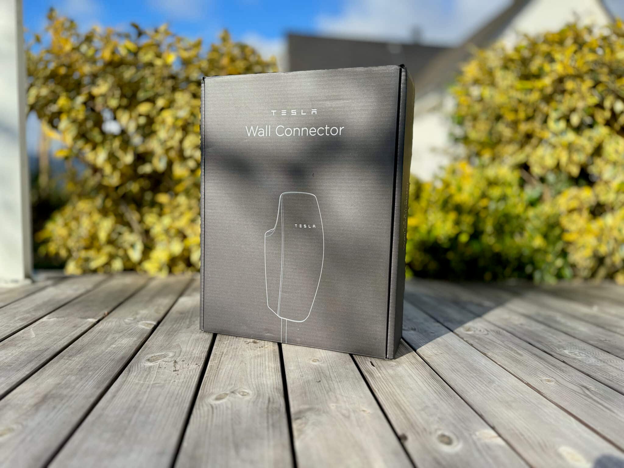 Tesla Wall Connector v3 Tesla Wall Connector v3
