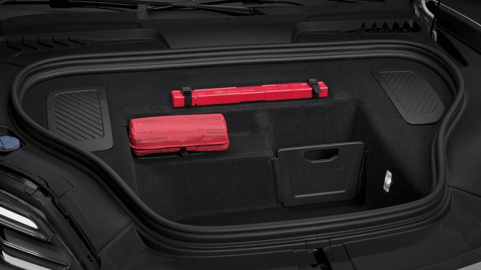 Porsche-Macan-Electrique-2024-13