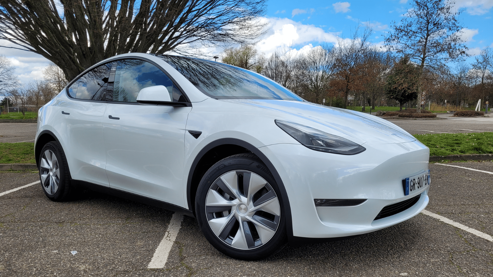 Tesla Model Y : une version 7 places bientôt disponible en Europe