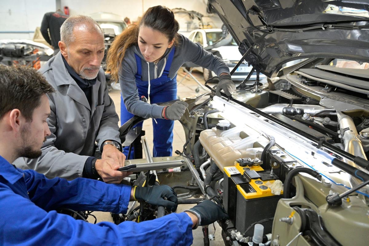 Formation automobile en alternance - ANFA