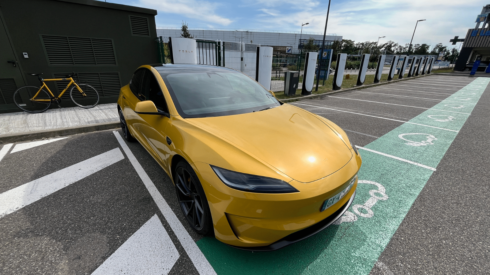 Essai-Tesla-Model-3-Performance-2024-25