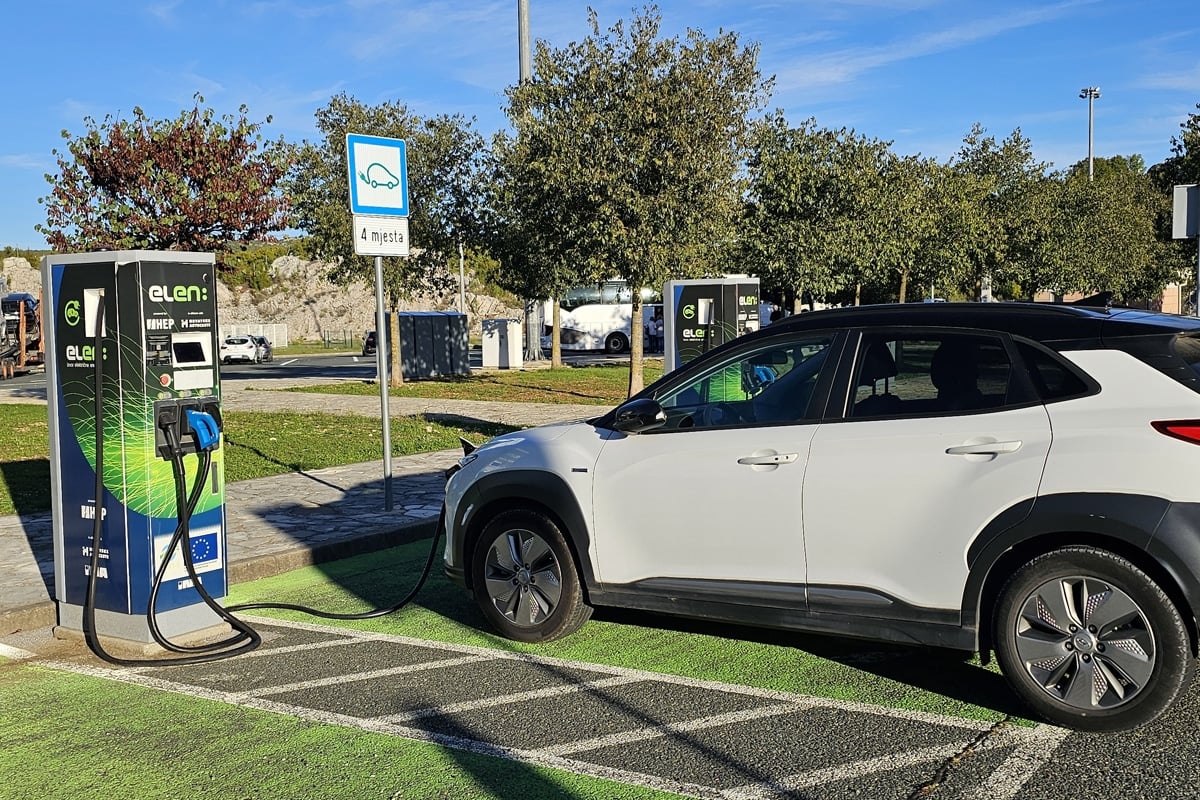 Le Hyundai Kona de Francis en recharge