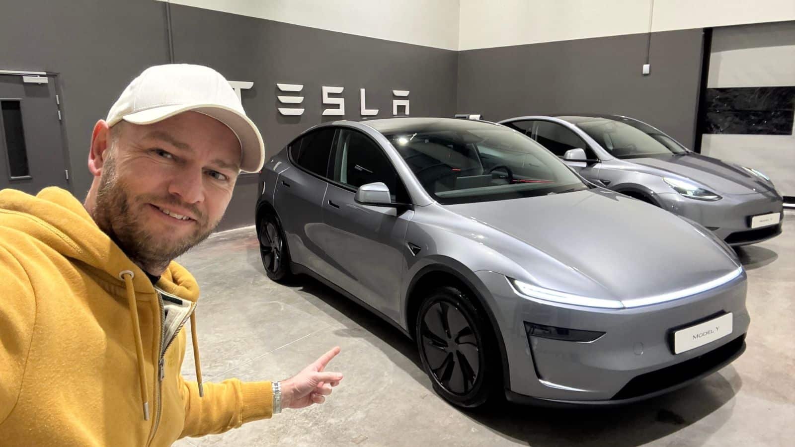 Tesla Model Y 2025