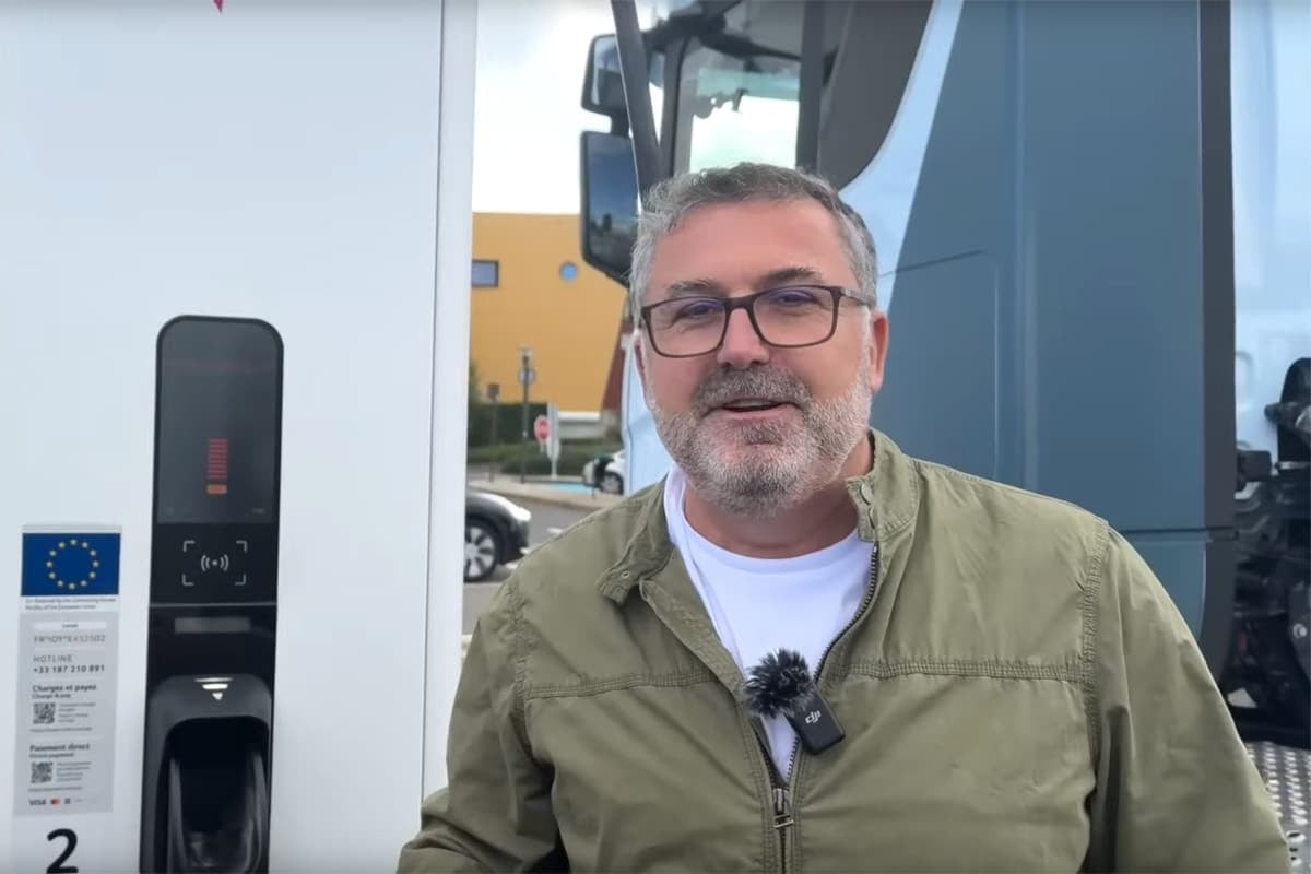 Fabien Calvet, journaliste spécialisé camions chez France Routes