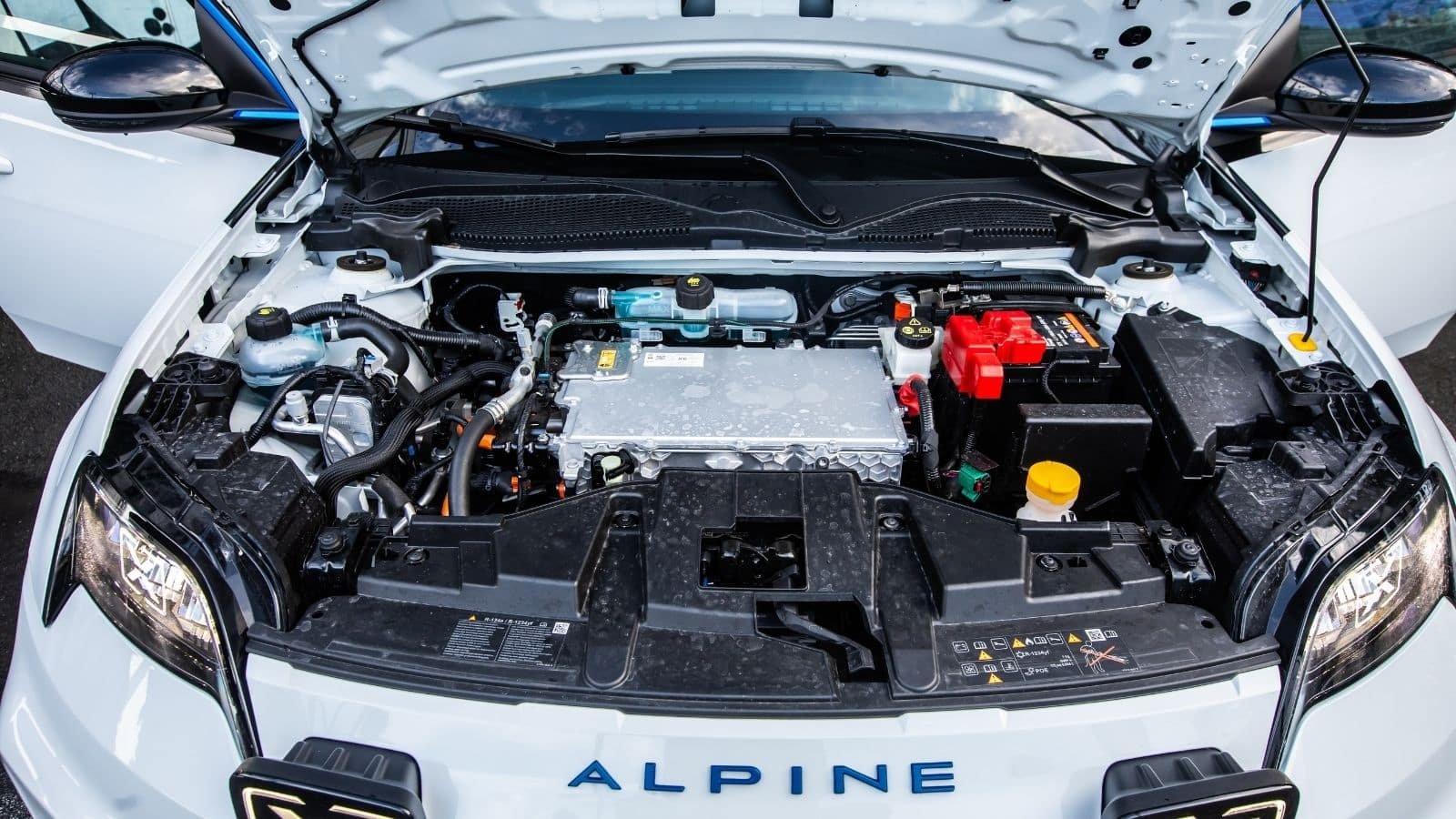 Alpine-A290-electrique-essai-moteur-capot-ouvert-2025-18 Moteur de l'Alpine A290