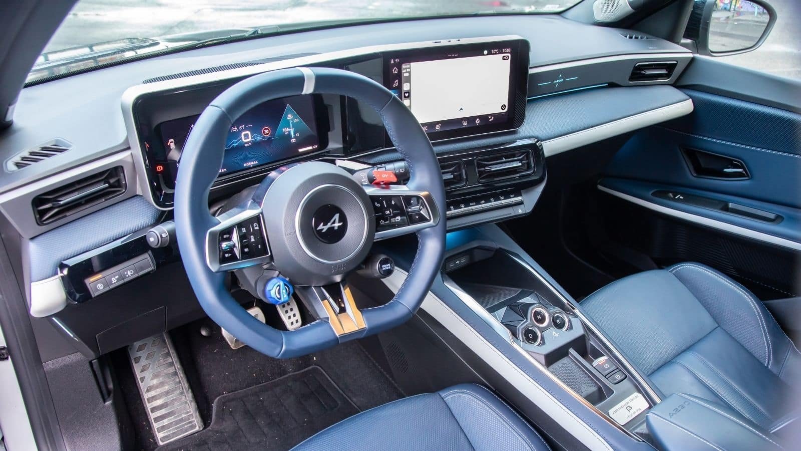 Alpine-A290-electrique-essai-planche-de-bord-volant-2025-26 Planche de bord de l'Alpine A290