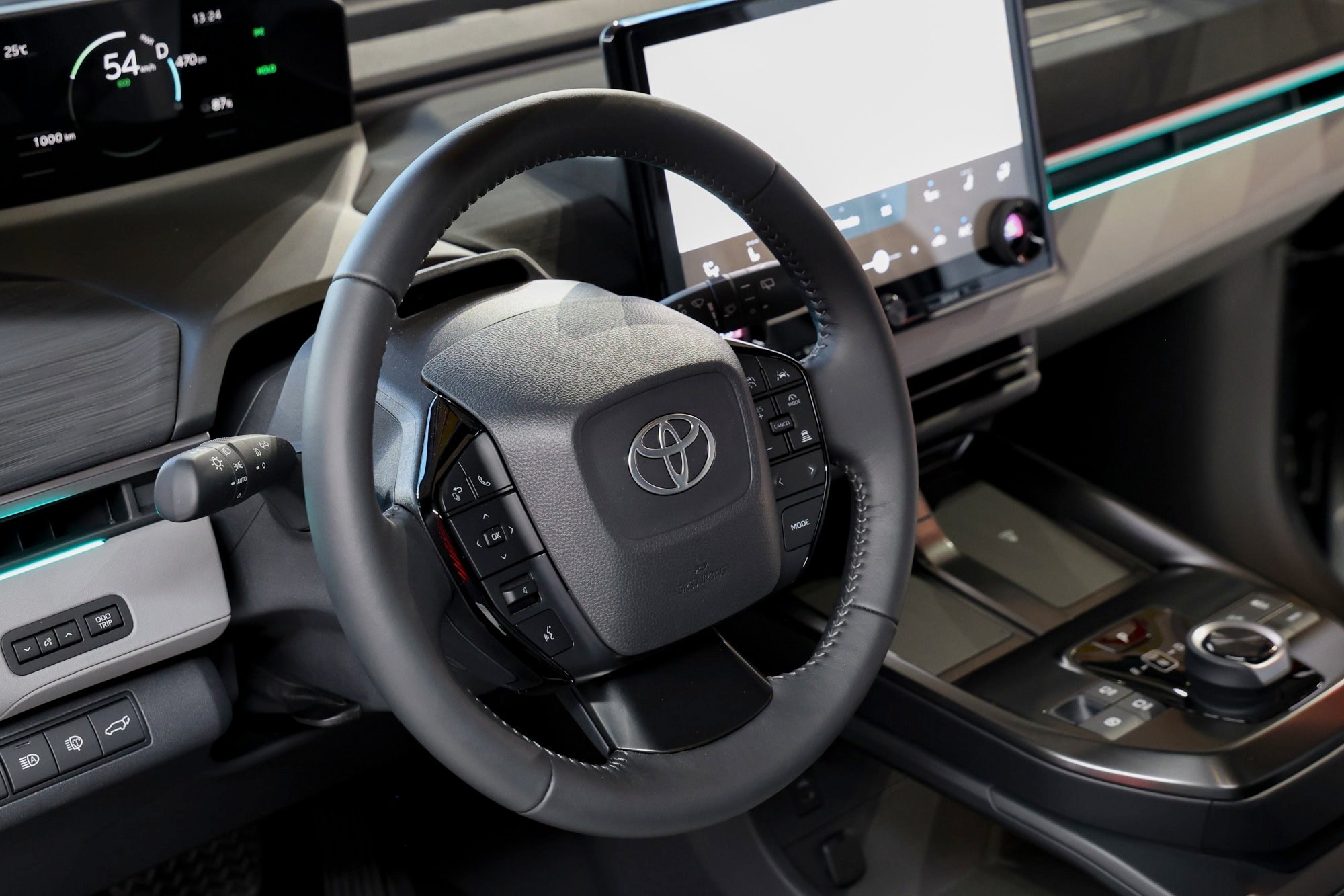 Toyota C-HR+ Kenshiki 2025 23 Poste de conduite du Toyota C-HR+