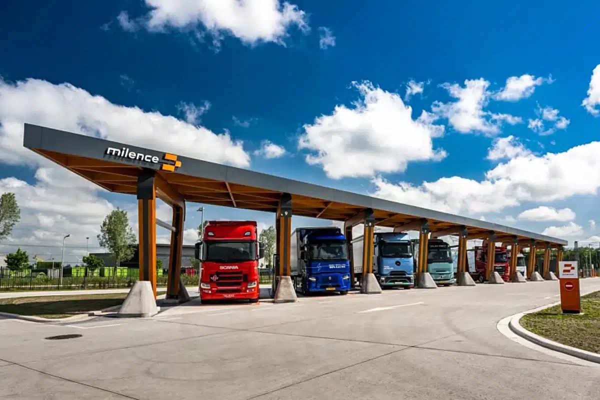 Station recharge poids-lourds