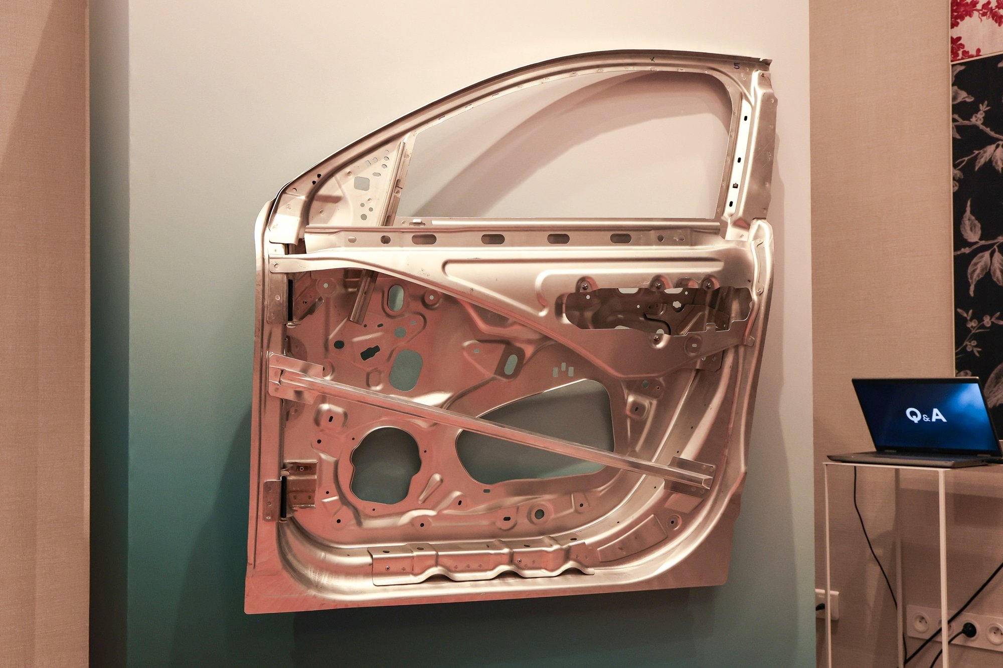 Constellium pour la tôle alu de Renault Emblème